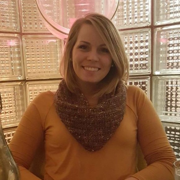 Meet your Posher, Paige - Picture 3 of 5